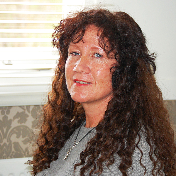 hairextensions van kort naar lang – donker krul hairextensions van kort naar lang – donker krul